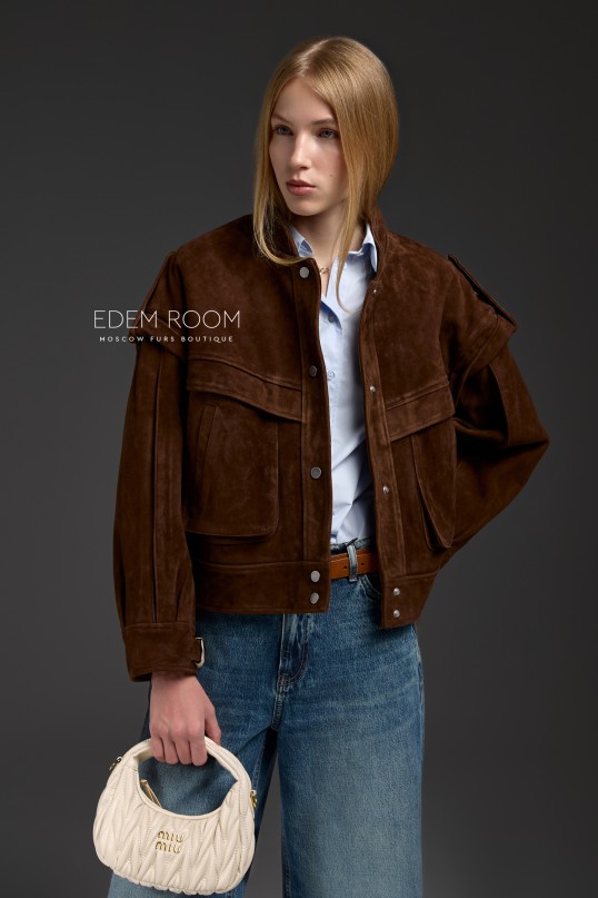 коричневая куртка из натуральной замши