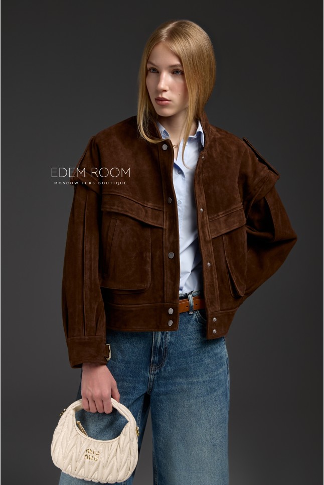 коричневая куртка из натуральной замши
