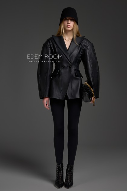 кожаный пиджак с плечами
