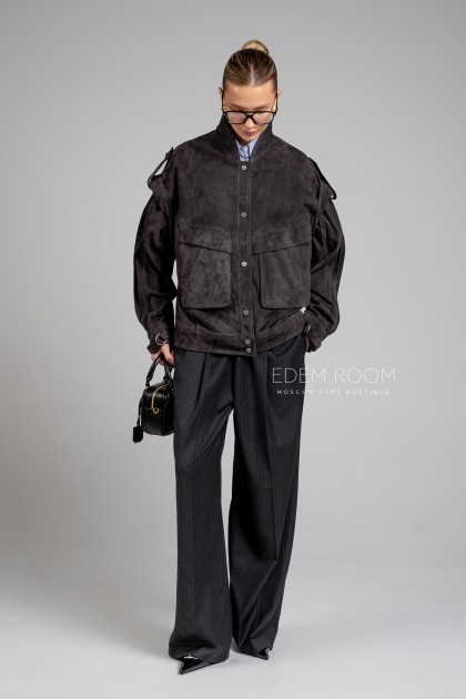 модная куртка из замши