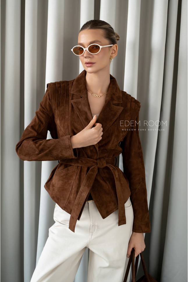 модная куртка из замшевой кожи