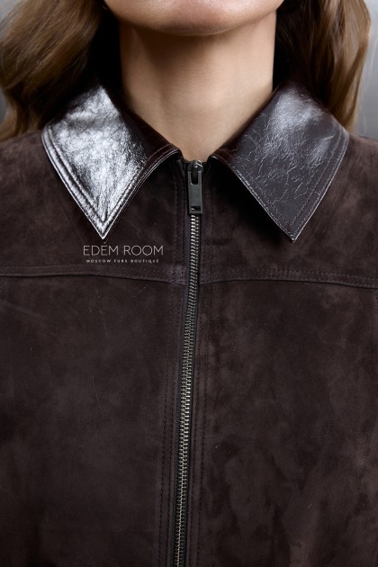 укороченная замшевая куртка