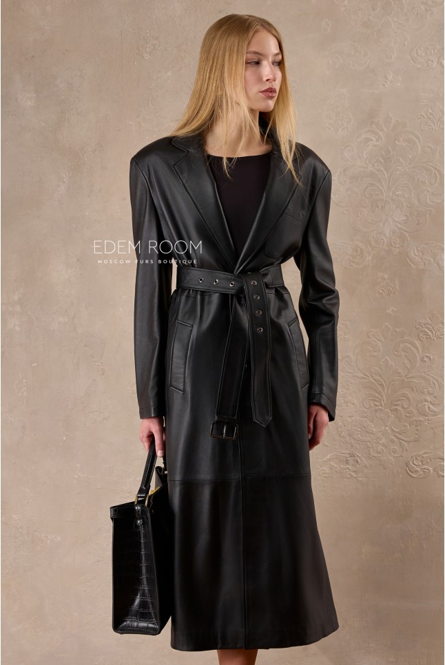 чёрный кожаный плащ