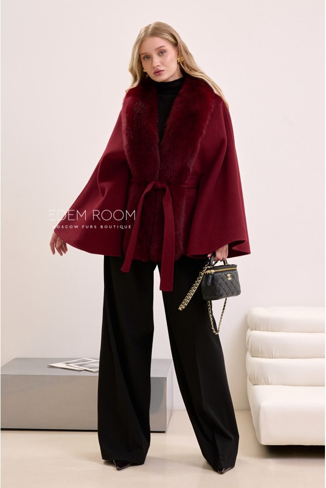 пальто с поясом и меховым воротником
