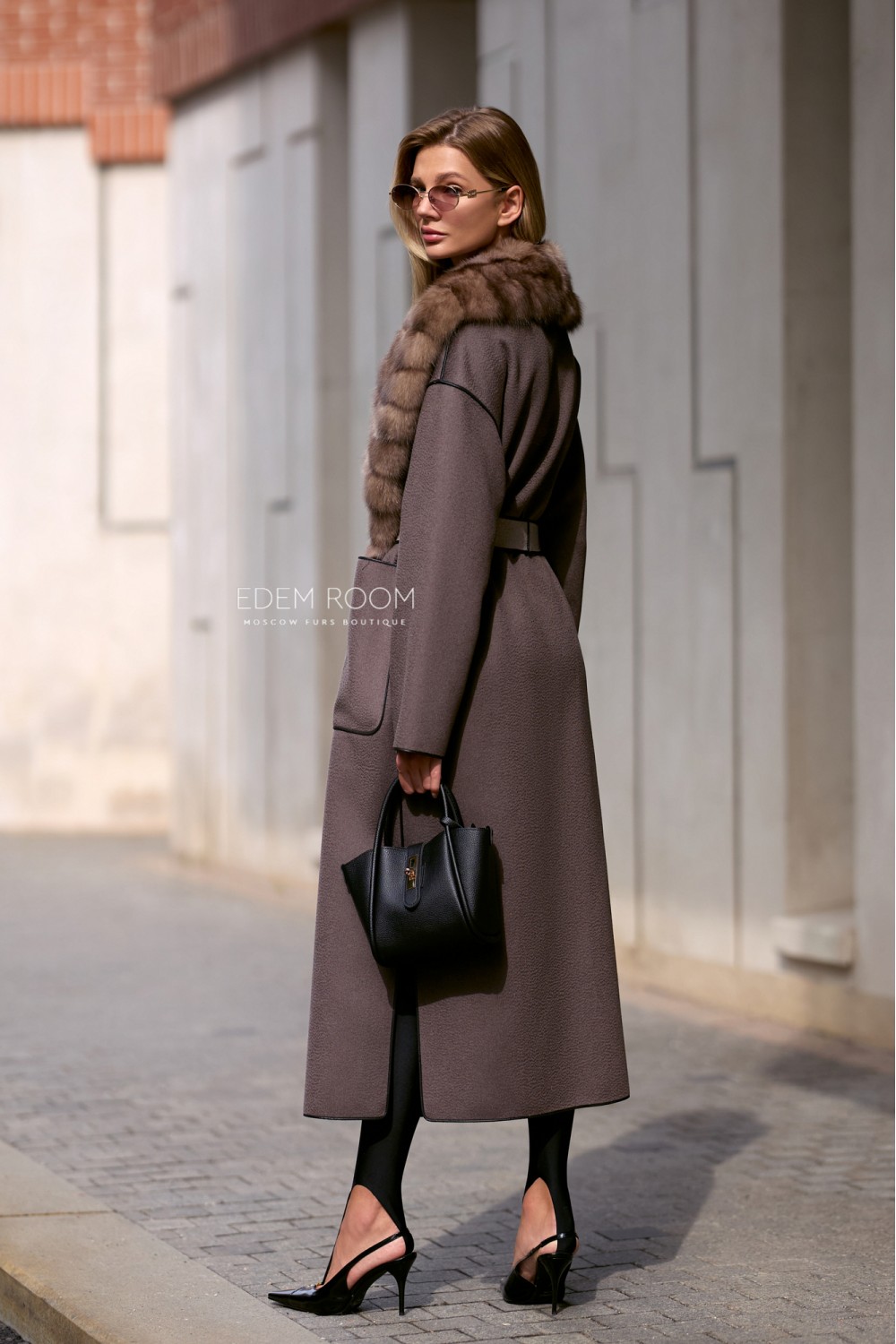 Итальянское пальто с мехом соболя