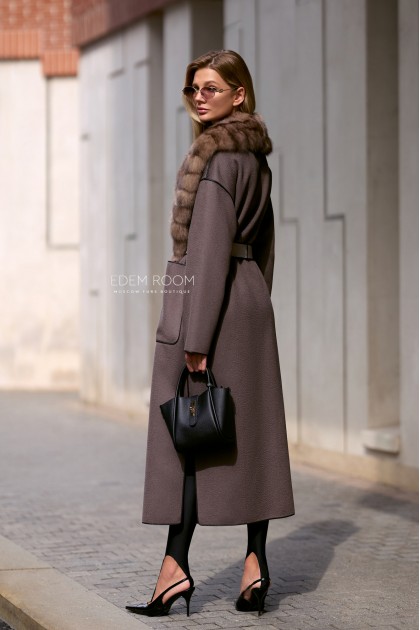 Итальянское пальто с мехом соболя Итальянское пальто с мехом соболя