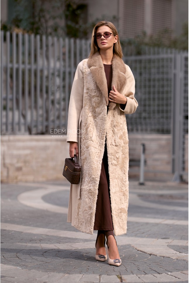 демисезонное пальто с мехом каракульчи