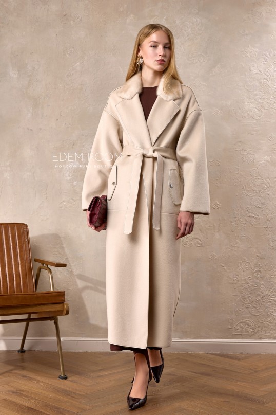 светлое двухстороннее пальто 