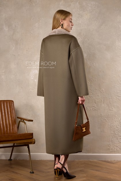 демисезонное пальто с меховым вoротником