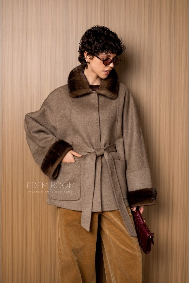 шерстяное пальто с мехом норки
