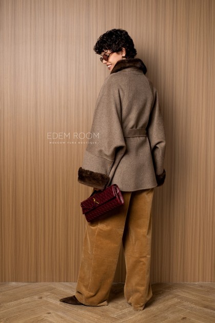 шерстяное пальто с мехом норки