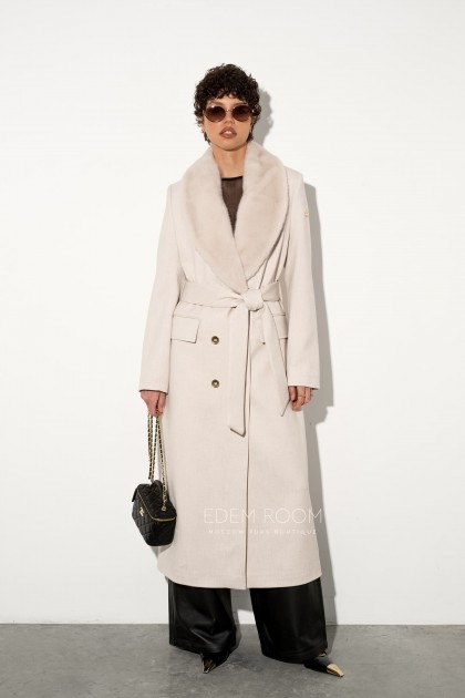 белое пальто с воротником из норки от  Donna Bacconi