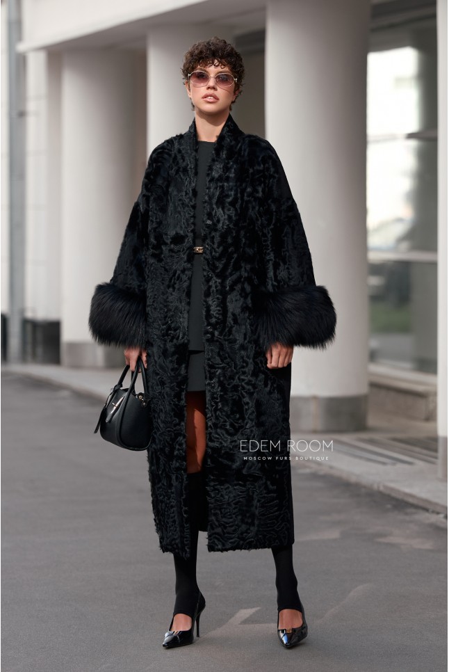 итальянское пальто с мехом каракульчи итальянское пальто с мехом каракульчи
