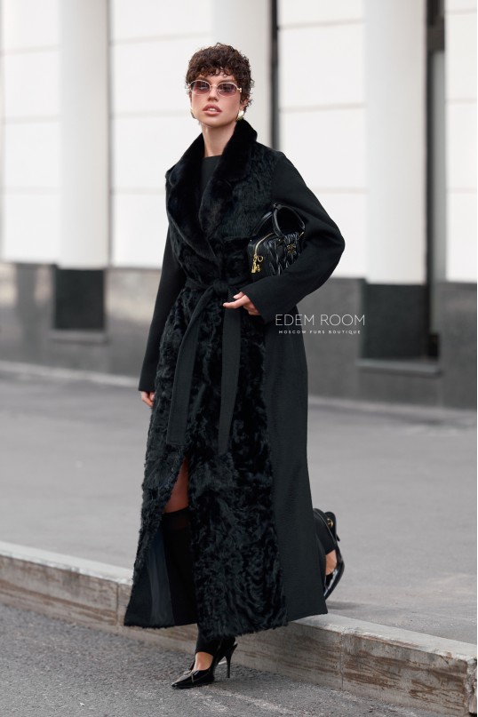 итальянское пальто с мехом каракульчи