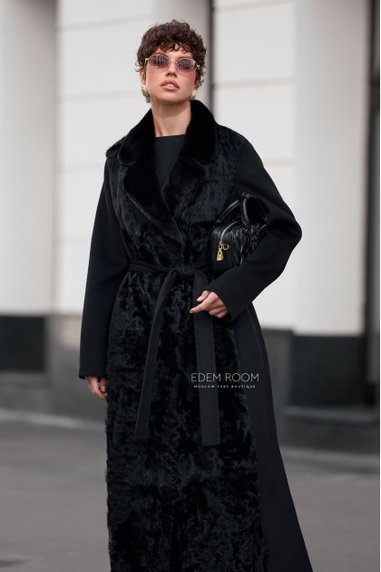 итальянское пальто с мехом каракульчи