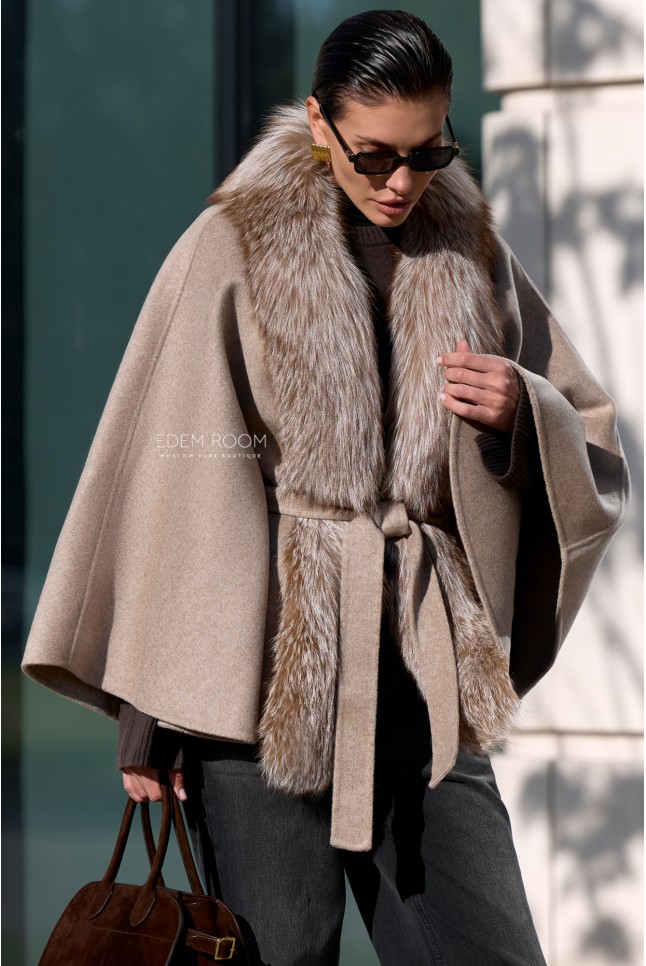 пальто - пончо с мехом лисы