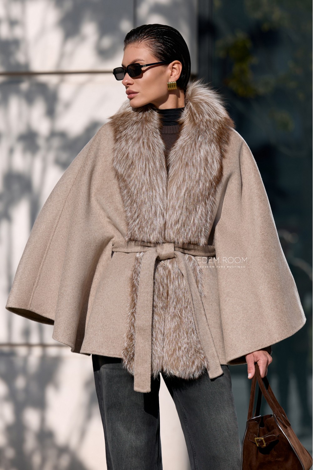 пальто - пончо с мехом лисы