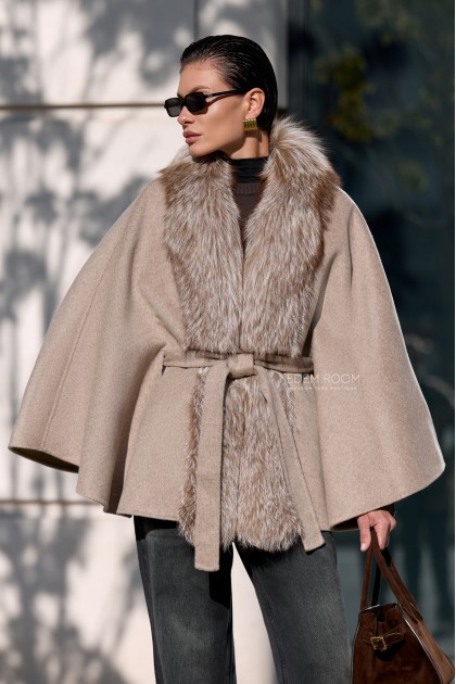 пальто - пончо с мехом лисы