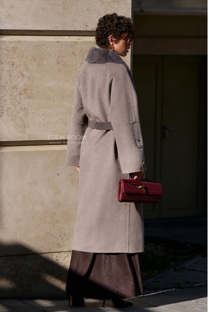 пальто с меховым воротником