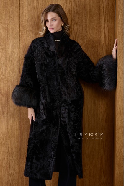 Итальянское пальто из ткани Loro Piano