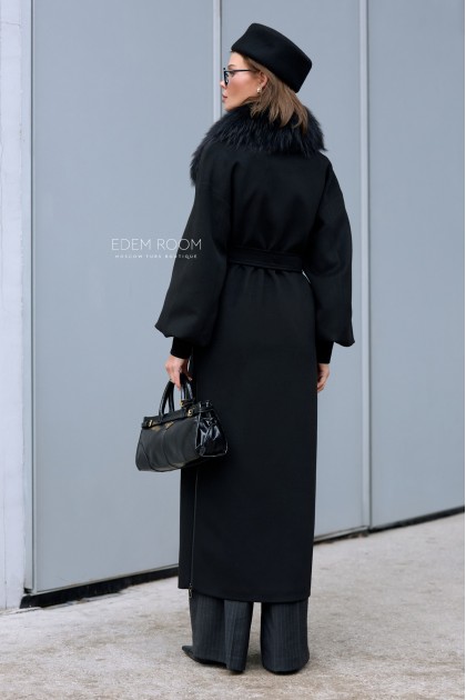 чёрное пальто с мехом на вотнике чёрное пальто с мехом на вотнике