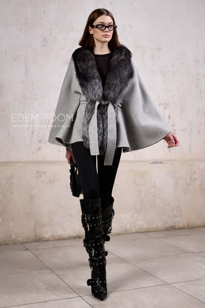 короткое пальто - пончо с мехом