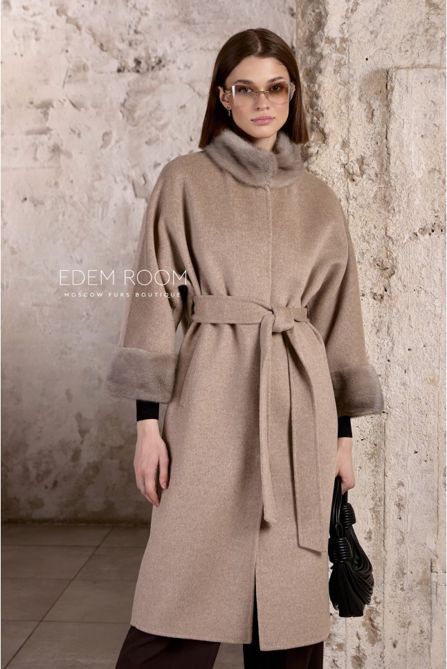 демисезонное пальто с мехом норки