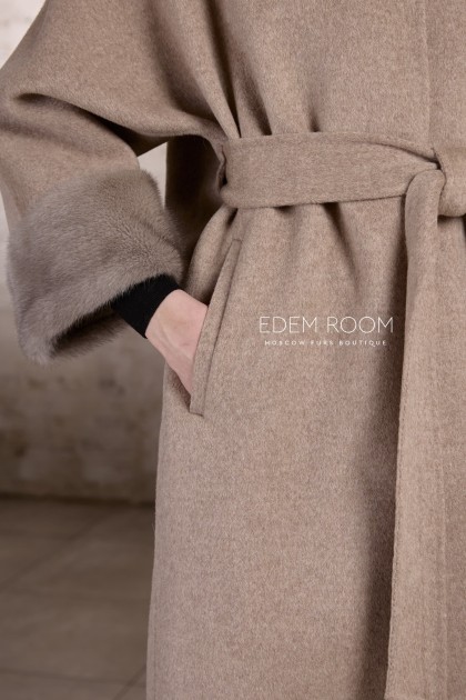 демисезонное пальто с мехом норки