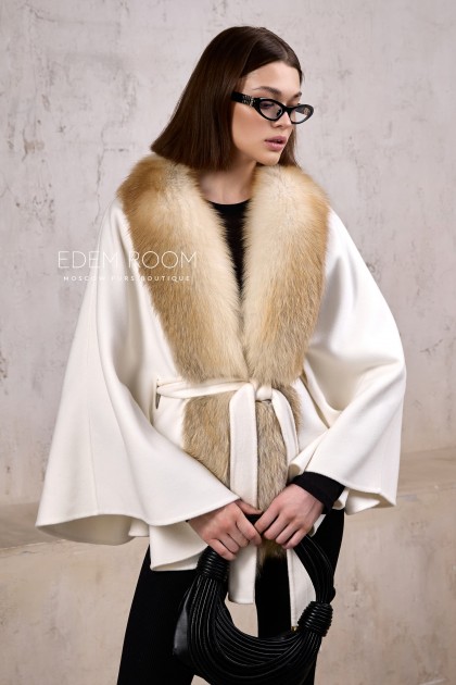 белое пальто - пончо с мехом