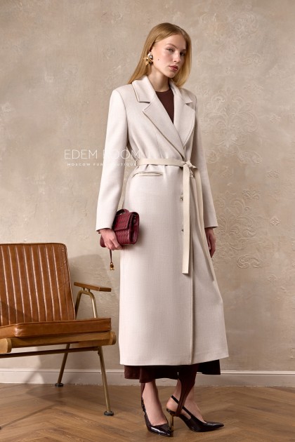 светлое кашемировое пальто 