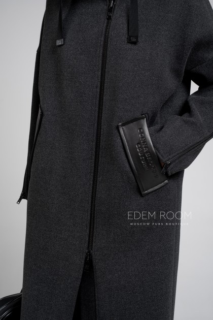 демисезонное пальто с капрюшоном