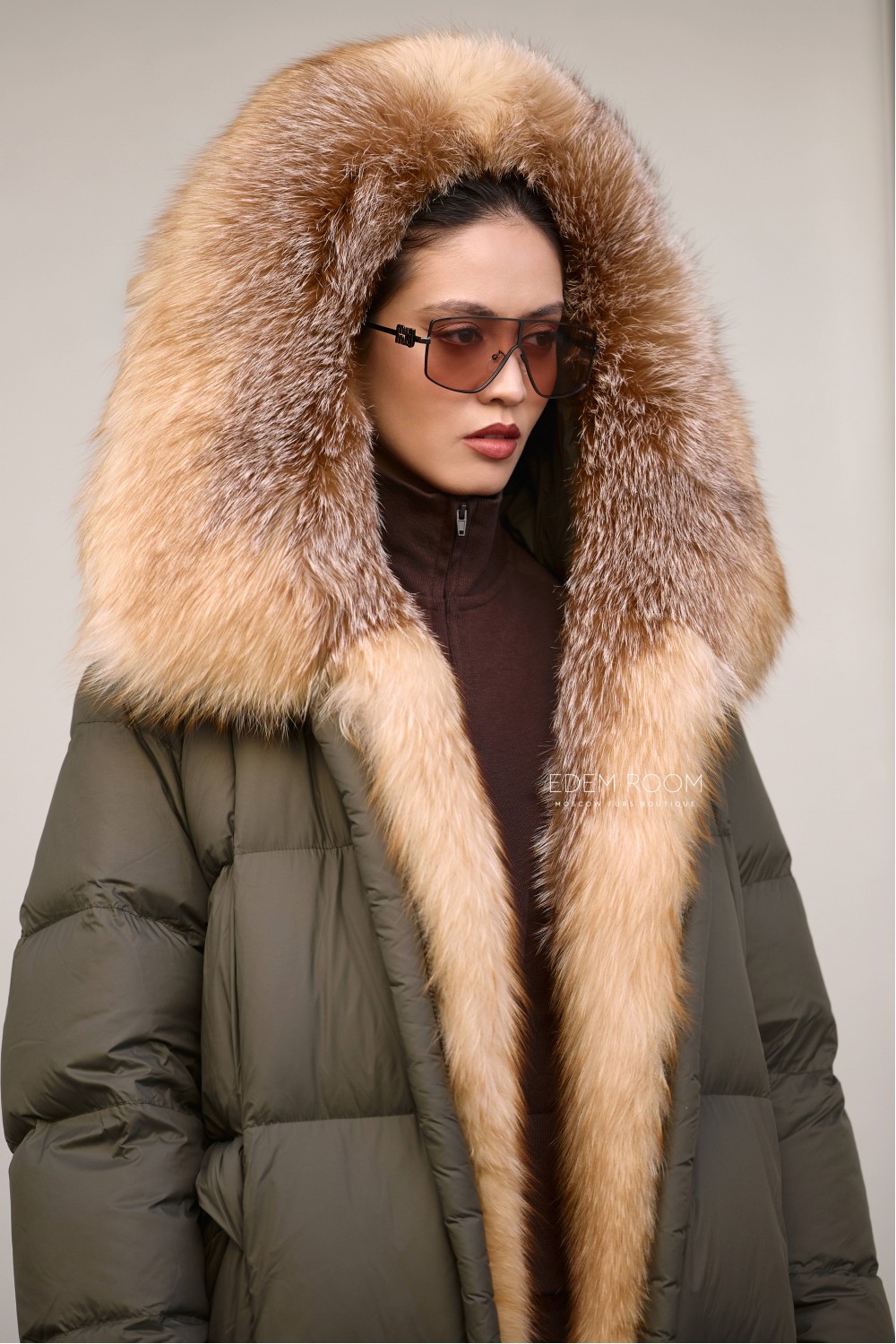 удлинённое пуховое пальто для зимы