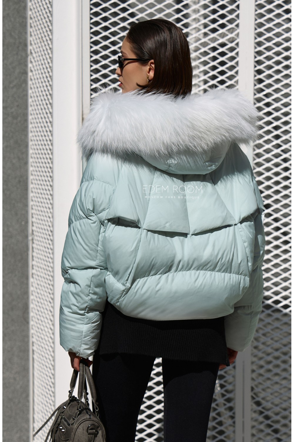 короткий пуховик с мехом