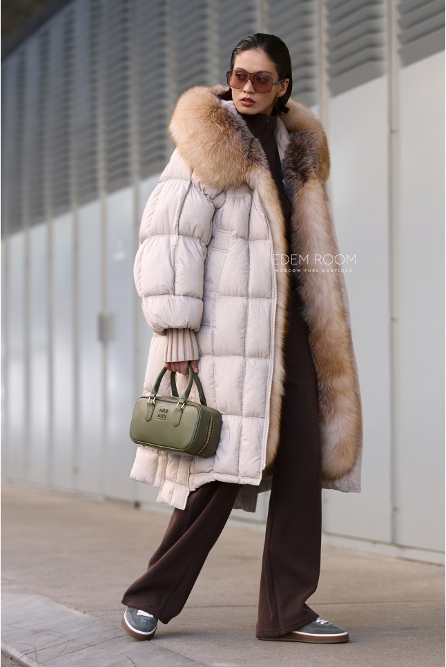 пуховое пальто с мехом лисы