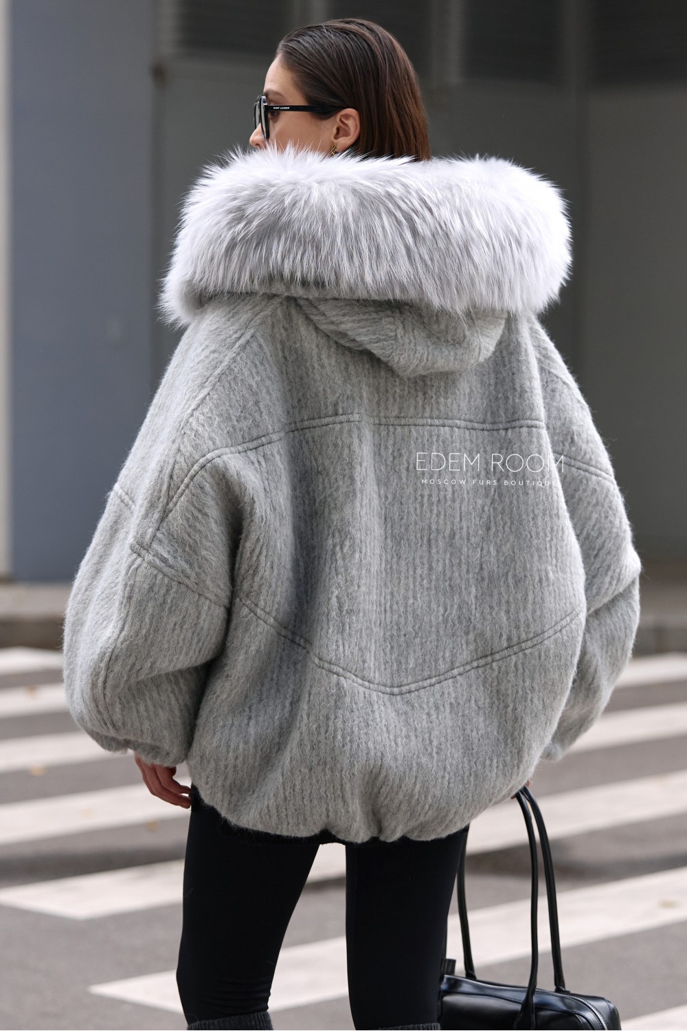 дутый пуховик с мехом