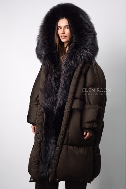 дутое пуховое пальто с мехом