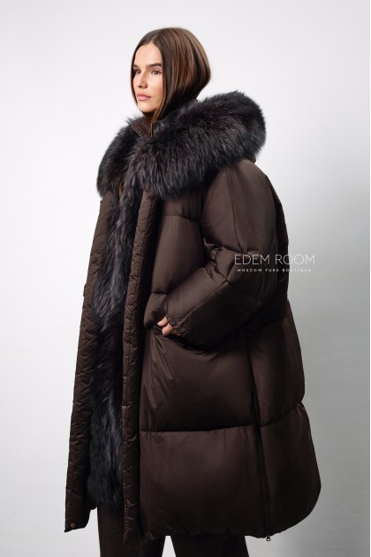 дутое пуховое пальто с мехом