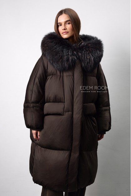 дутое пуховое пальто с мехом