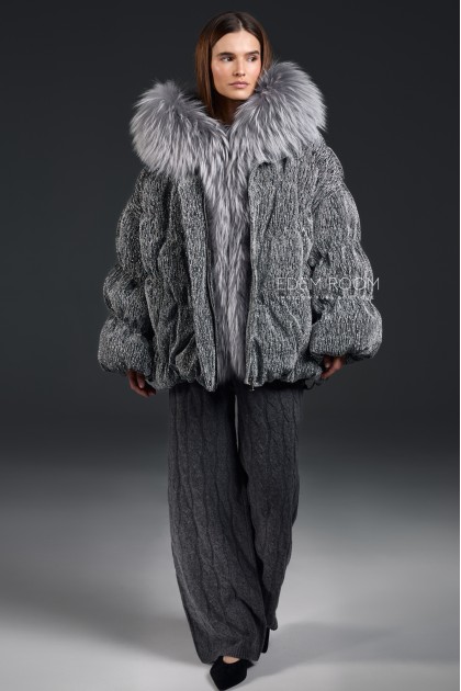 куртка - пуховик с меховым капюшоном