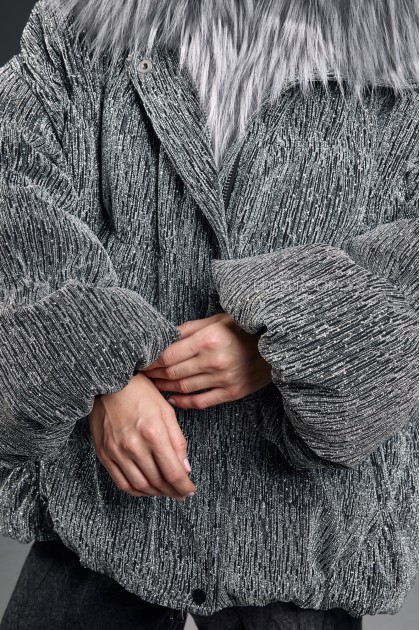 куртка - пуховик с меховым капюшоном