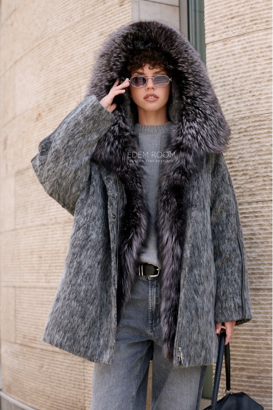 зимнее пальто - пуховик с меховым капюшоном