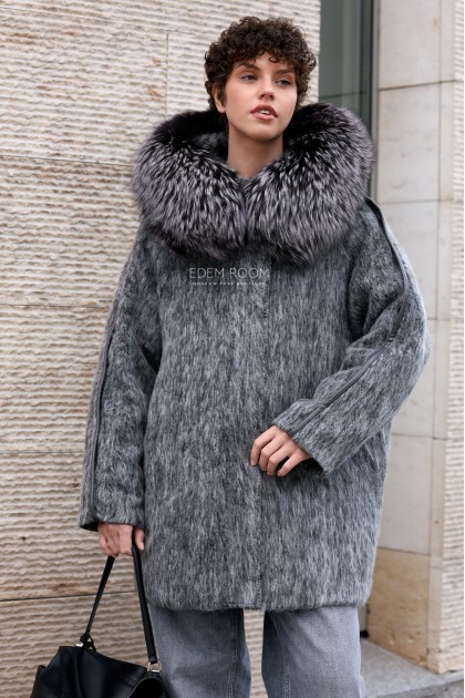 зимнее пальто - пуховик с меховым капюшоном