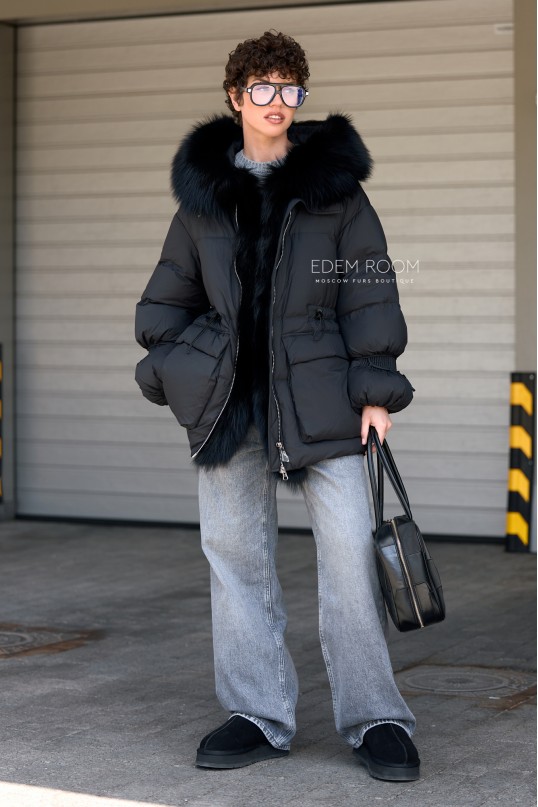 чёрный пуховик с мехом
