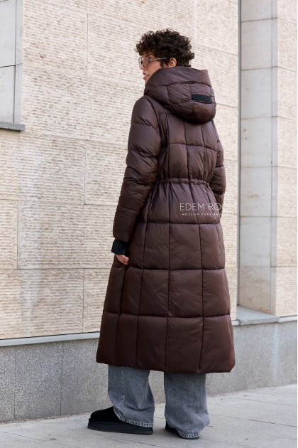 коричневое пуховое пальто