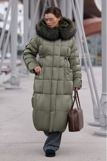 легкое пуховое пальто с меховым капюшоном легкое пуховое пальто с меховым капюшоном