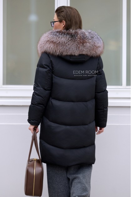 пуховик с густым мехом 