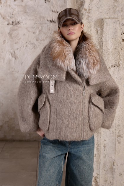 модная куртка - пуховик с мехом