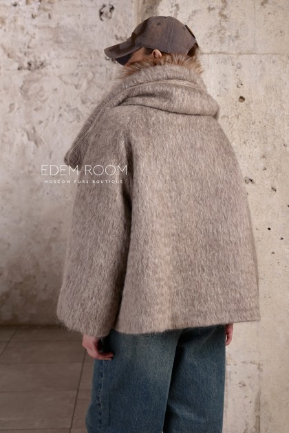 модная куртка - пуховик с мехом