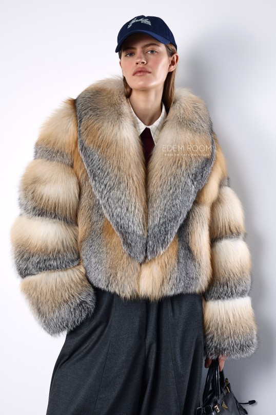 короткая шуба из комбинированной лисы