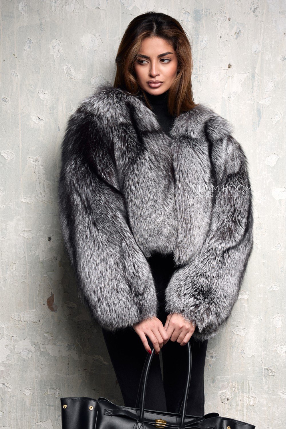 укороченная шубка из чернобурой лисы